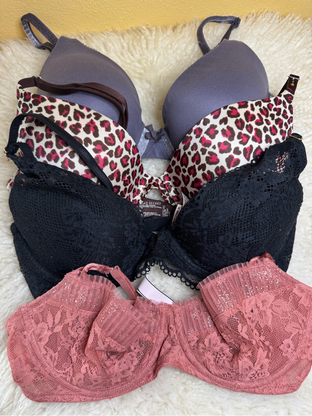 Victoria's Secret Lot - 4 Underwire Bras - Pink Lace, Black Lace, Gray & Leopard